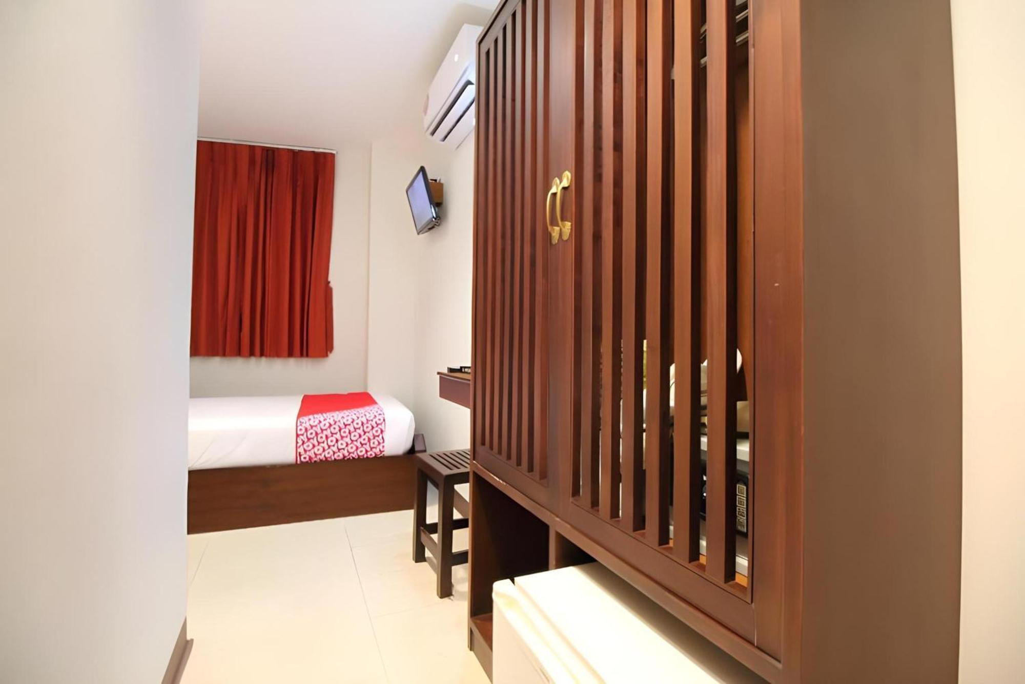 Super Oyo 484 Pannee Residence Khaosan Sha Plus Bangkok Exteriör bild