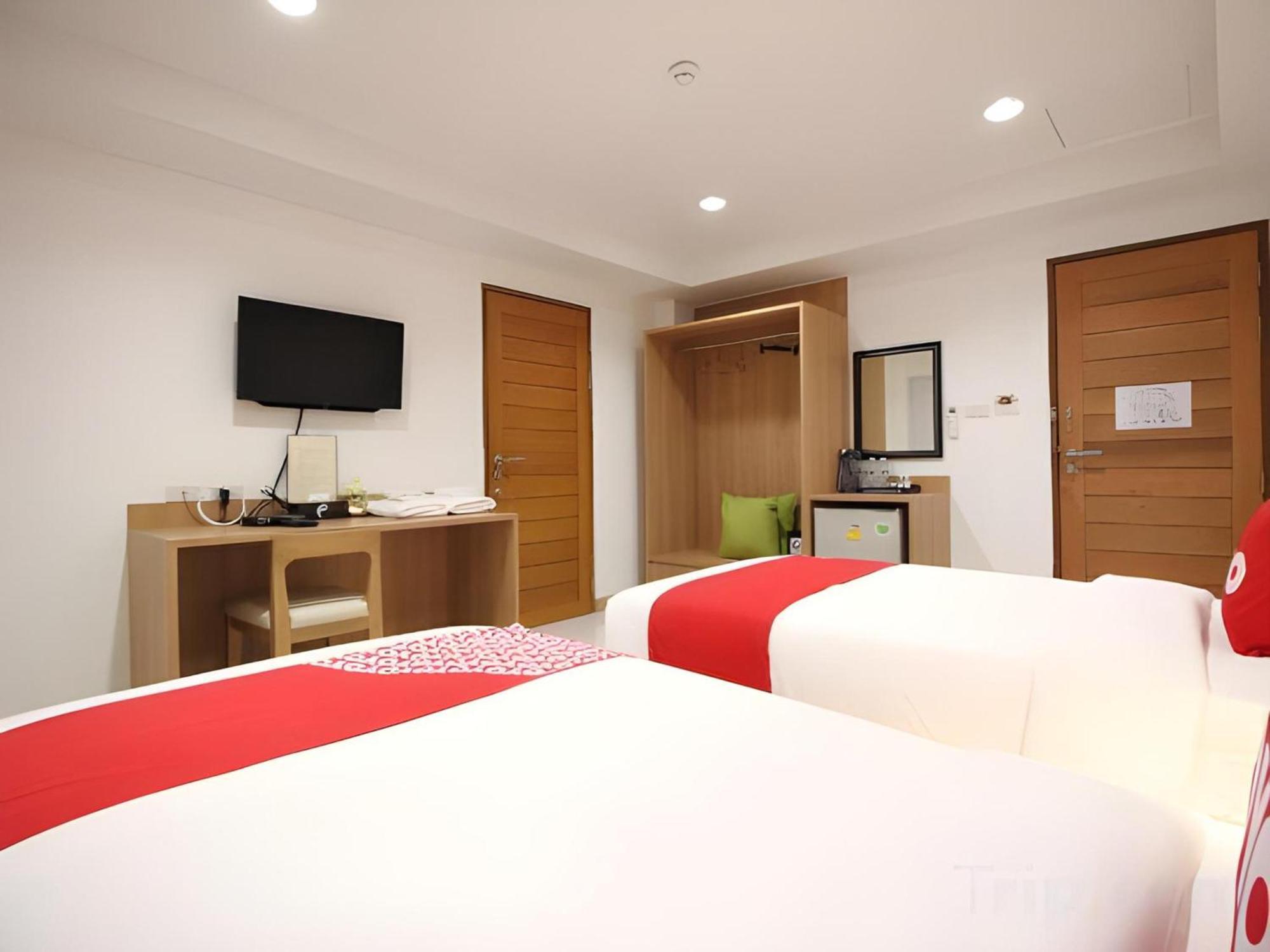 Super Oyo 484 Pannee Residence Khaosan Sha Plus Bangkok Exteriör bild