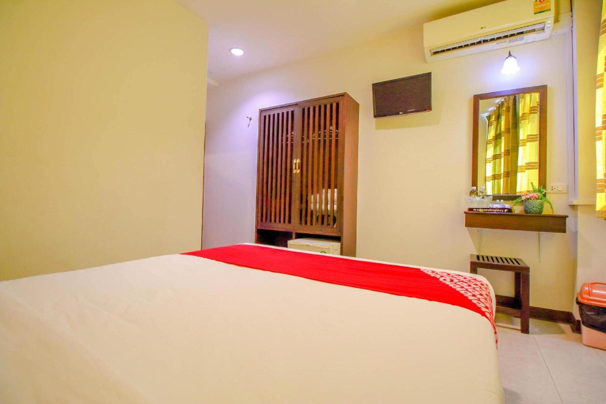 Super Oyo 484 Pannee Residence Khaosan Sha Plus Bangkok Exteriör bild