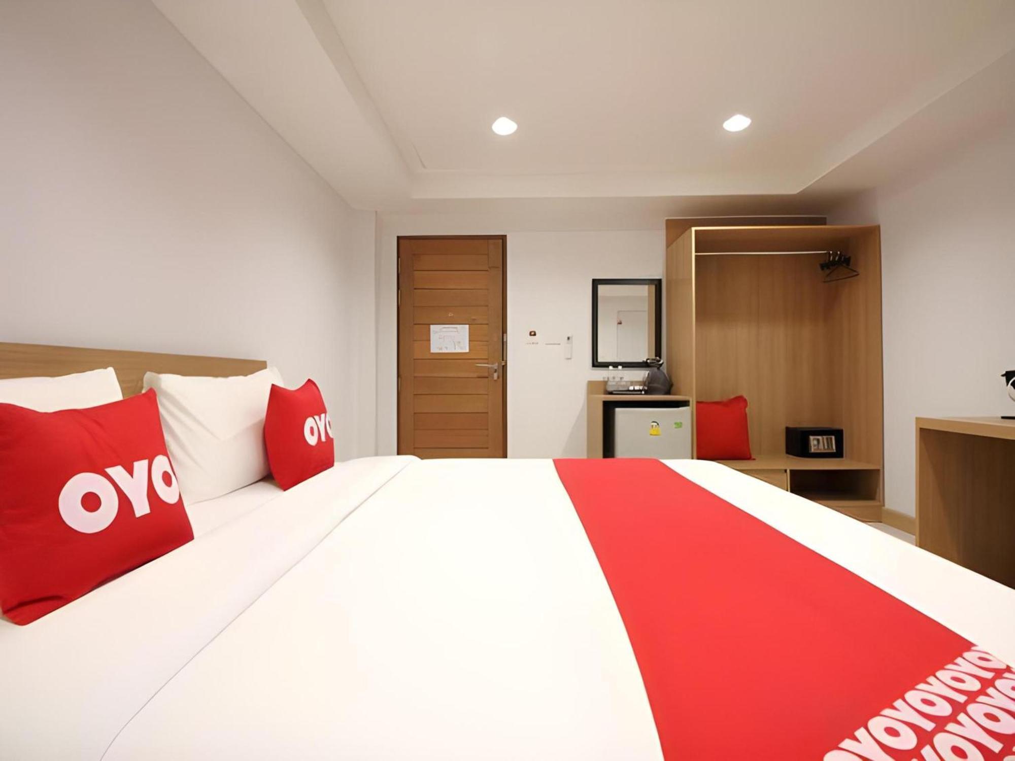 Super Oyo 484 Pannee Residence Khaosan Sha Plus Bangkok Exteriör bild